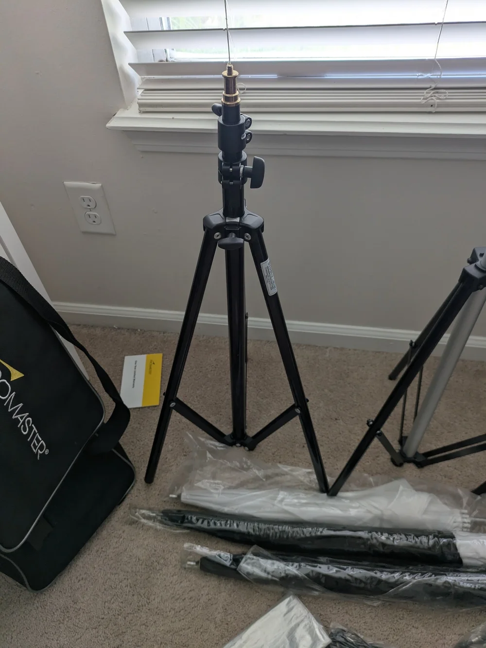 Studio Black and Silver Light/Accessory Stand Kit With Umbrellas Photography